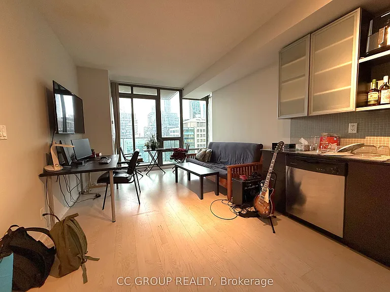 33 Lombard St #1801 — Photo 3