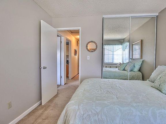 5th image of 817 Oakbrook Dr