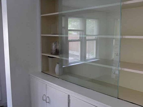 4th image of 2703 Poly Dr