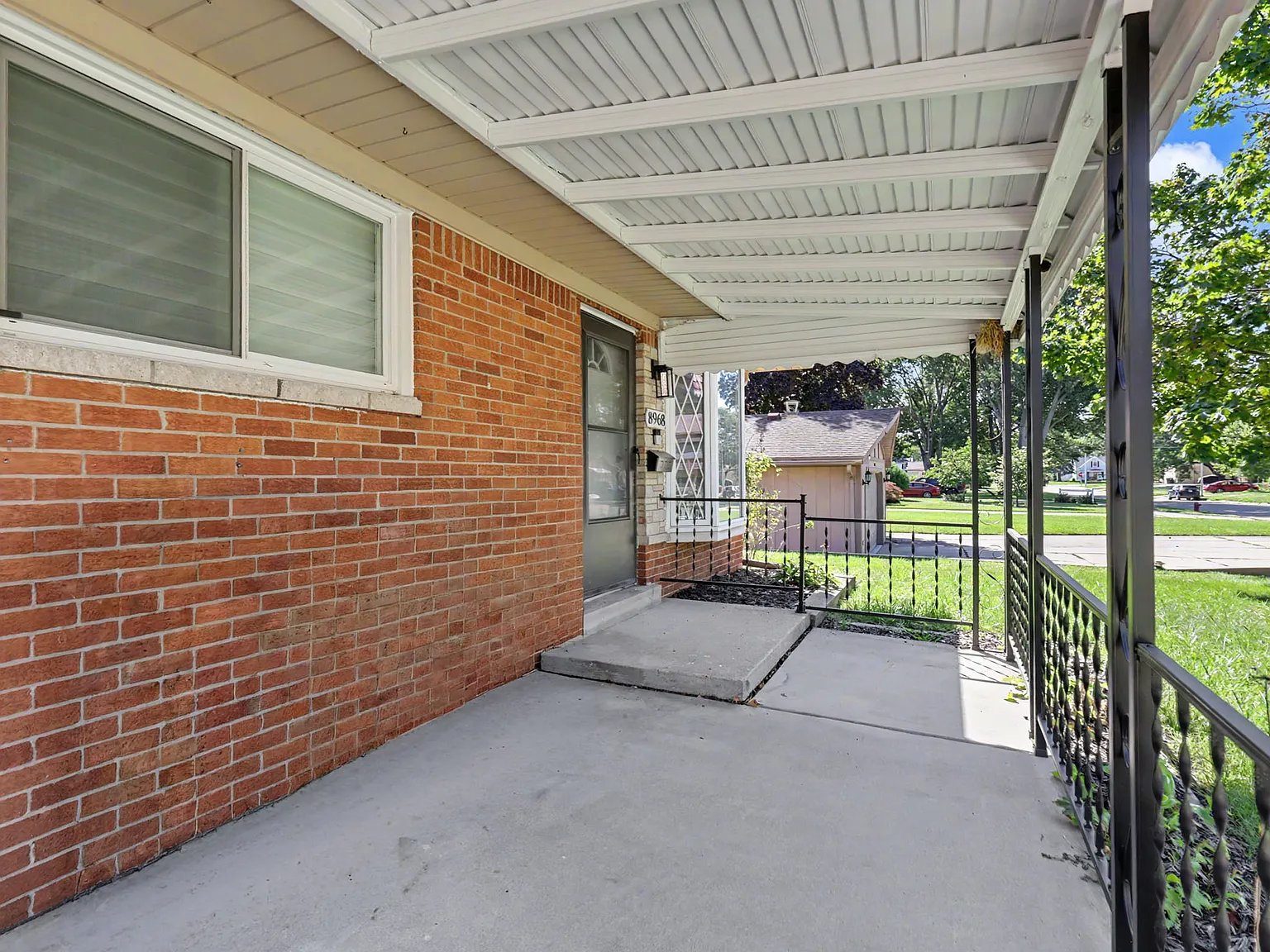 3 bed, 2028 sqft, $2,350 — Photo 4