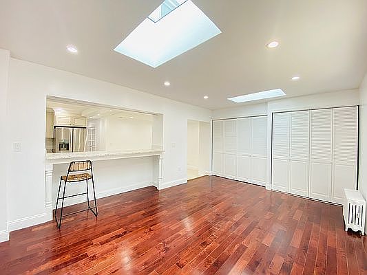 4th image of 559 48th St #1D