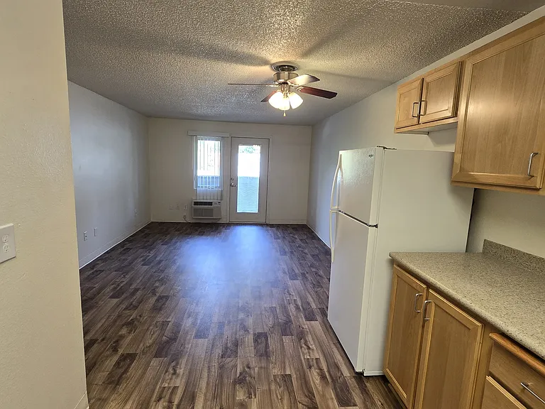 Metzger Park Apartments — Photo 5