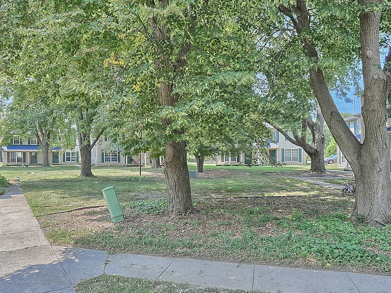 605 English Creek Ct — Photo 17