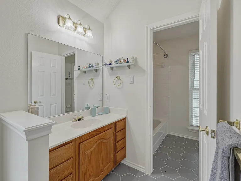 7612 Oak Knoll Dr — Photo 27