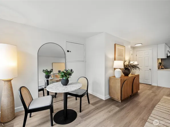 707 N 130th #B204, Seattle, WA 98133