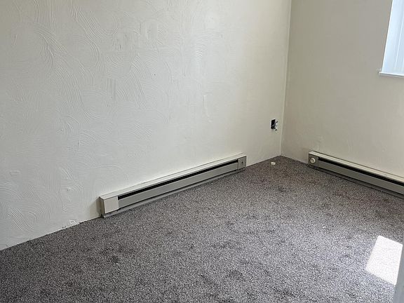3rd image of 102-104 E Market St #201