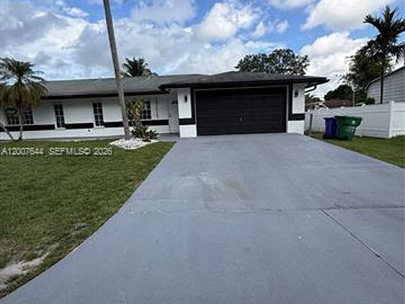 3rd image of 1711 SW 100th Ave #1-2