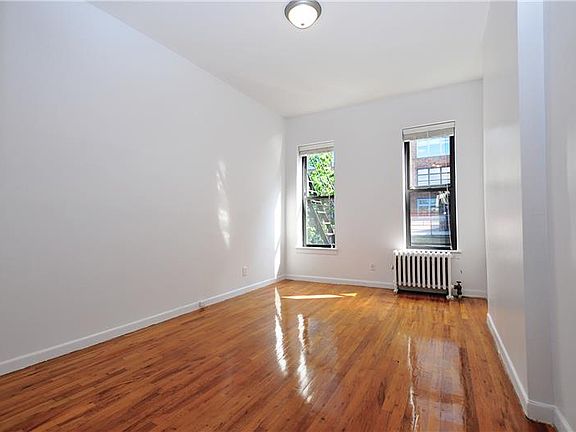 2nd image of 320 W 17th St APT 5RW