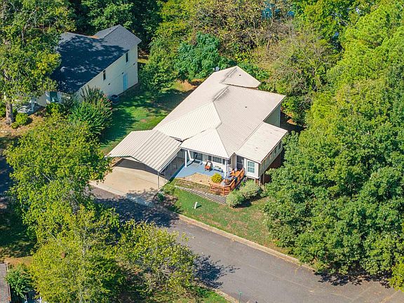 5th image of 111 Latricia St