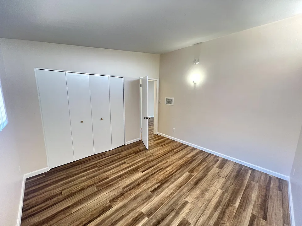 3704 Midvale Ave