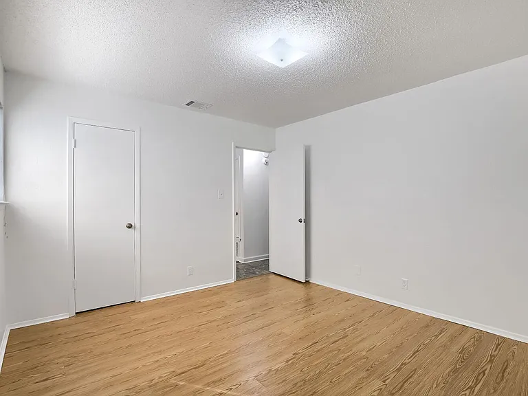 10710 Topperwein Dr #B — Photo 10