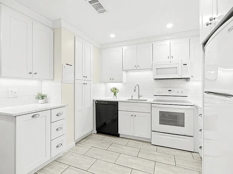 666 Main St #315 — Photo 17