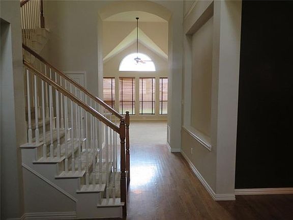 3rd image of 3972 Veneto Dr