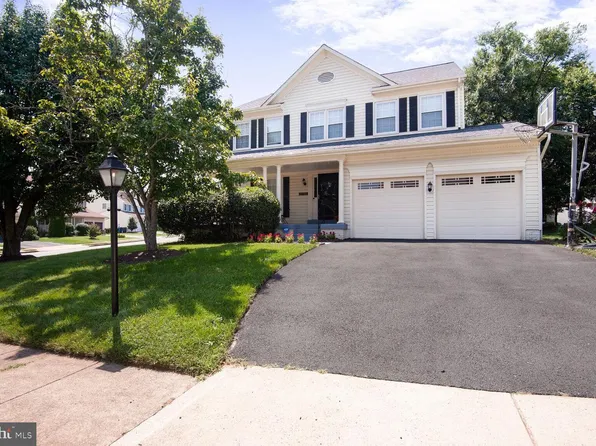 13701 Rosetree Ct, Chantilly, VA 20151