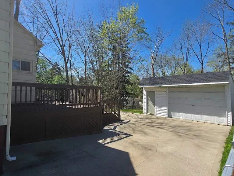 14409 Elm St — Photo 15