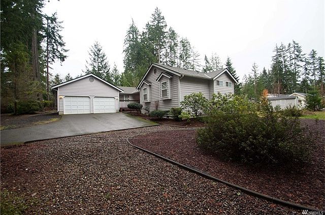 1st image of 401 E Lakeland Dr