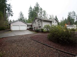 401 E Lakeland Dr, Allyn, WA 98524