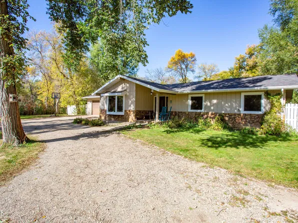 9116 Briardale Dr, Bismarck, ND 58504