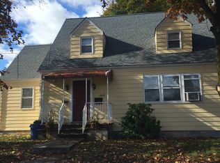 240 S 7th Ave, Manville, NJ 08835