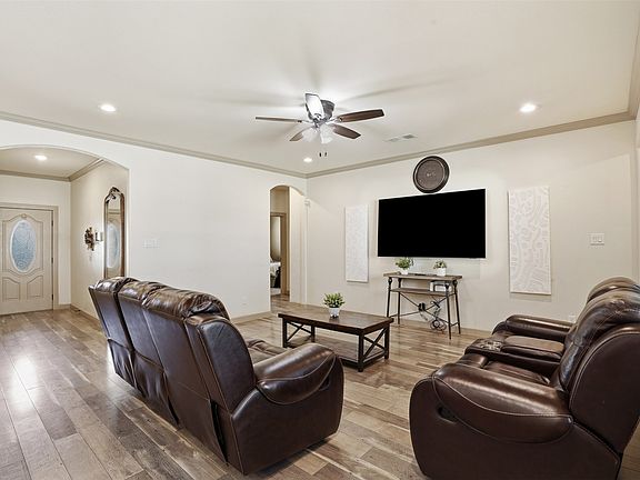 5th image of 3021 Springview Ave