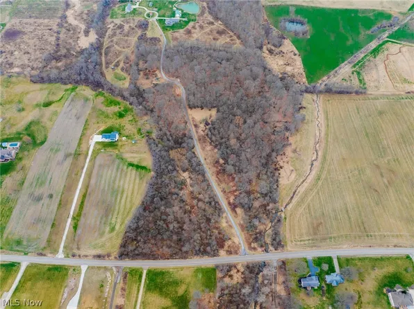 Pigeon Run Ave SW, Navarre, OH 44662