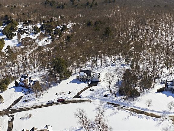 3rd image of 152-152 Burnside Ave #R