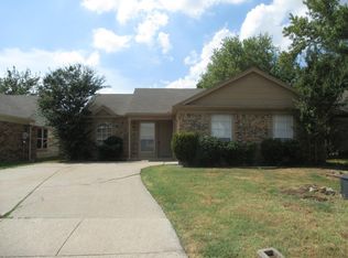 5516 Blue Spruce Dr, Arlington, TX 76018