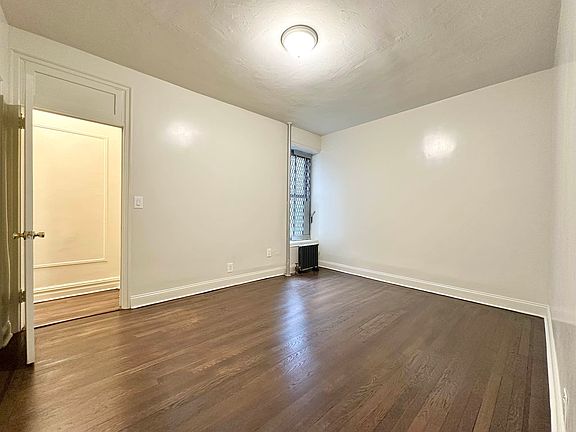 3rd image of 288 Crown St APT 2A