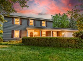208 Karin Dr, North Prairie, WI 53153