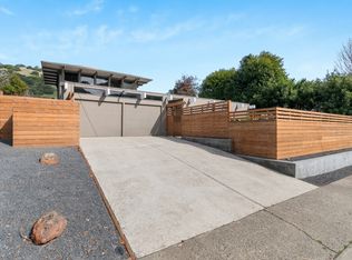 872 Appleberry Dr, San Rafael, CA 94903