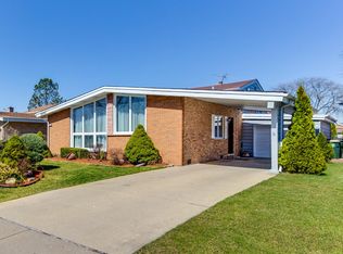 8440 W Madison Dr, Niles, IL 60714