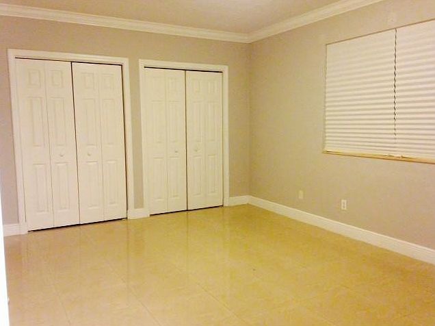 2nd image of 1960 Biarritz Dr APT 4