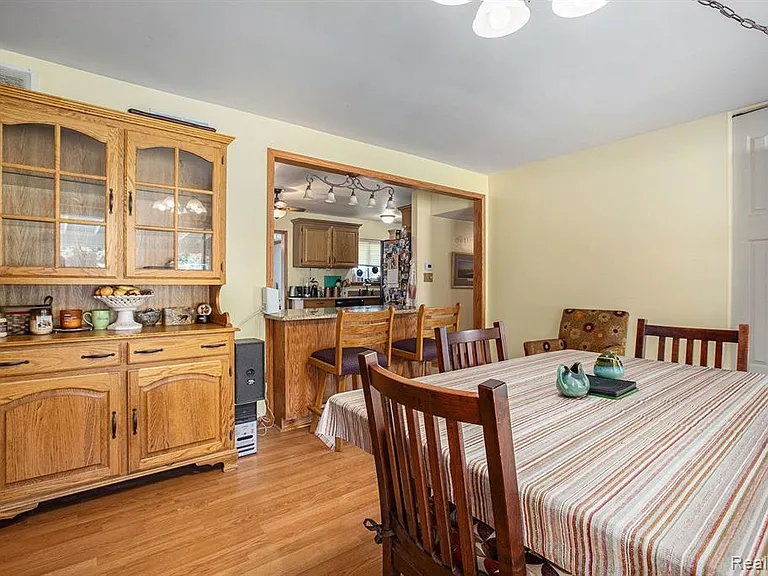 2752 Dashwood Dr — Photo 4