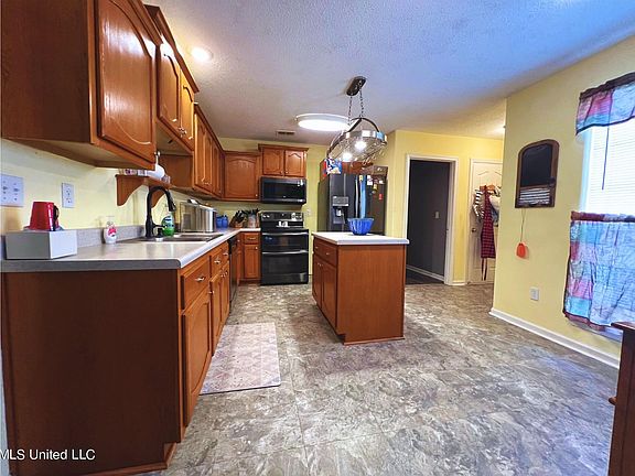 3rd image of 7961 Misty Meadows Dr