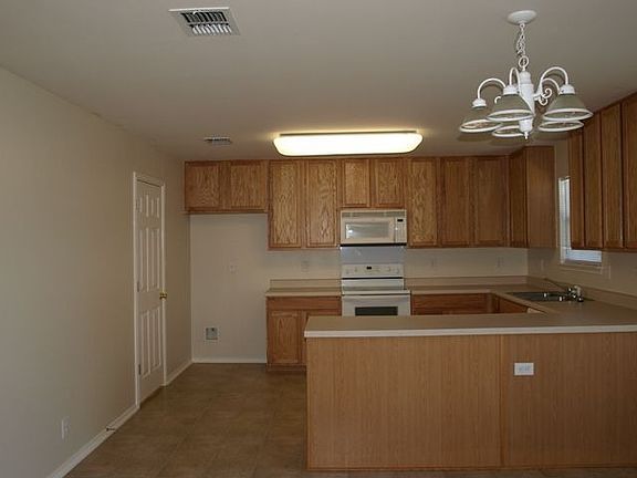 3rd image of 4002 Bur Oak Path