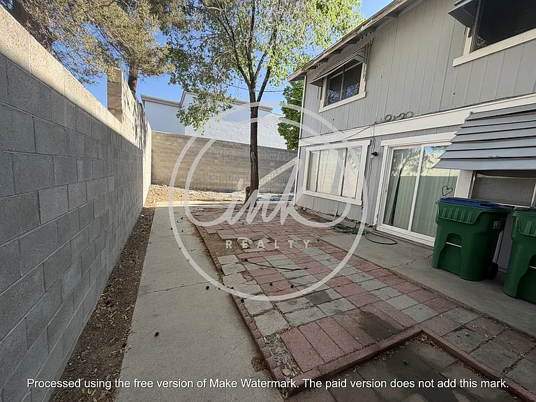 3190-3196 Woodside Dr — Photo 18