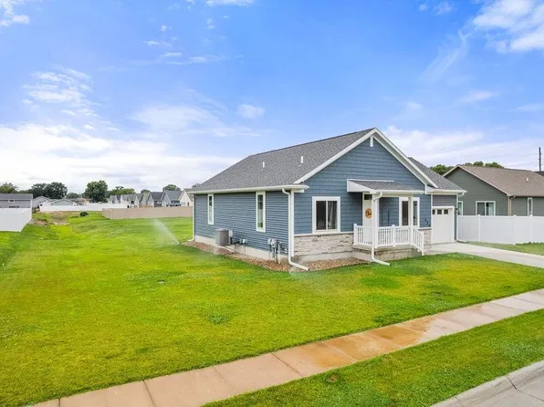 458 7th Ave, Columbus, NE 68601