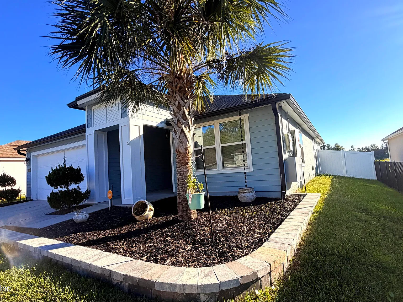 3 bed, 2.0 bath, 1794 sqft, $2,400 — Photo 3