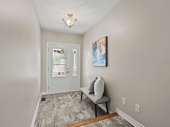 4th image of 7 Abbey Cres