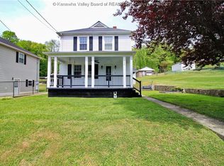 190 Riverview Dr, Charlton Heights, WV 25040
