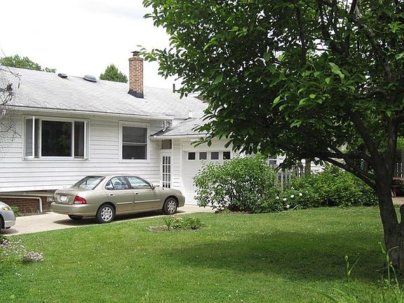 3rd image of 17705 Riverway Dr