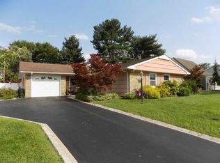 26 Norwood Ln, Matawan, NJ 07747