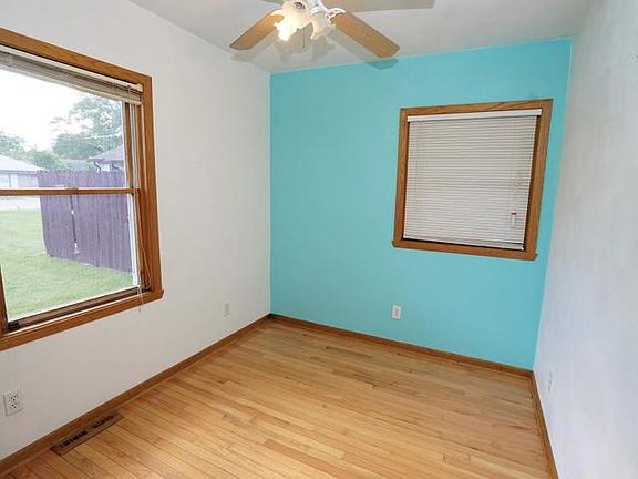 4th image of 3116 Saner Ave