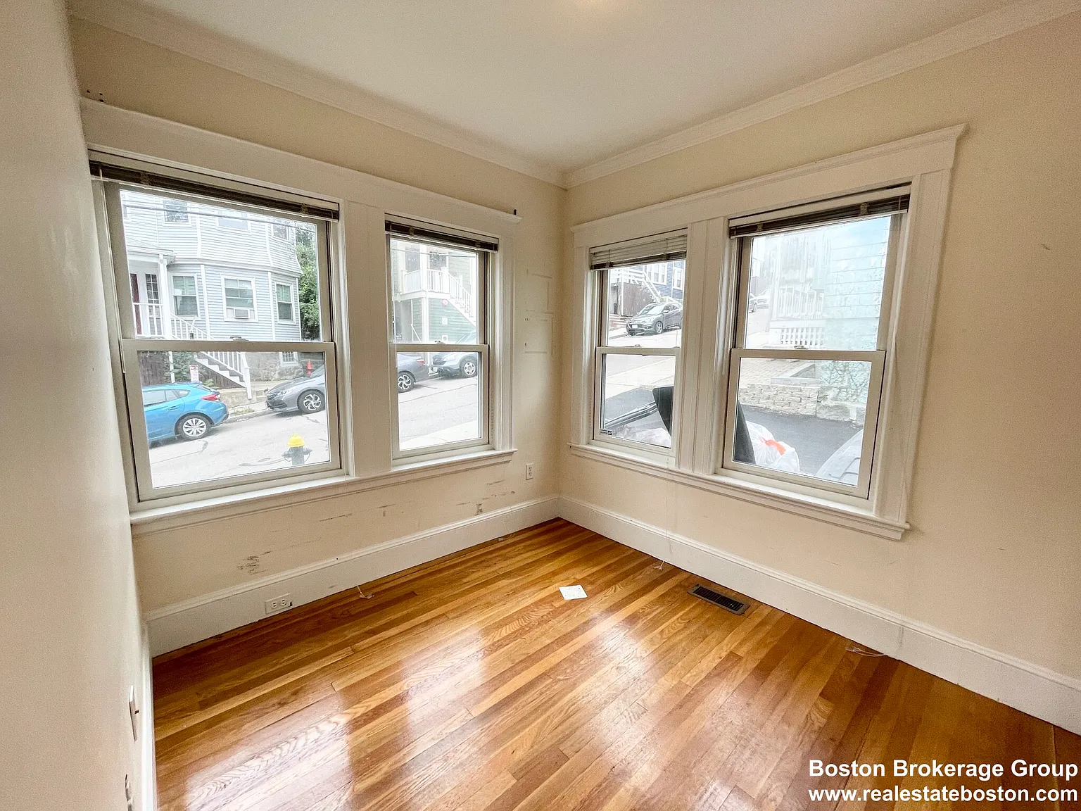 5 bed, 1400 sqft, $8,000 — Photo 2