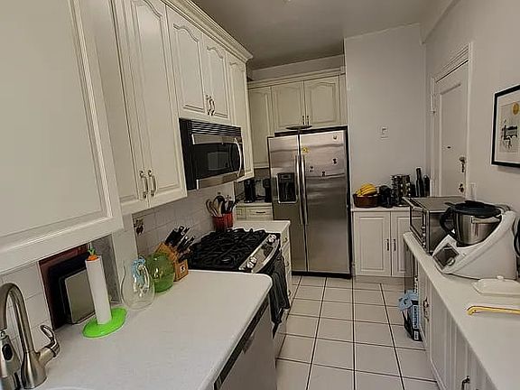 3rd image of 140 W 86th St APT 13B