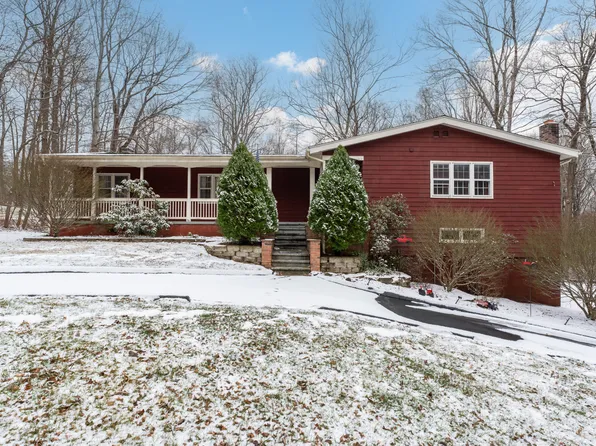 44 Pomps Lane, North Branford, CT 06471