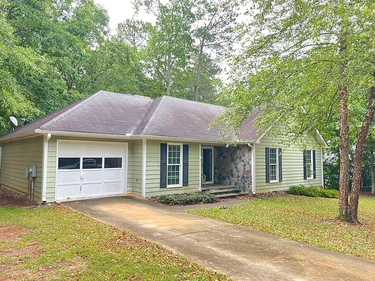 300 Pebble Creek Dr — Photo 3