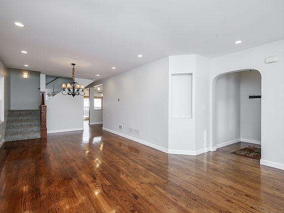 3rd image of 7854 W Cressett Dr