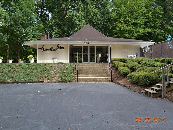 4th image of 309 E Montcastle Dr Unit D