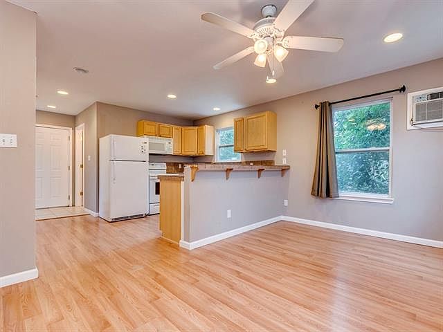 1st image of 4516 Russell Dr #B